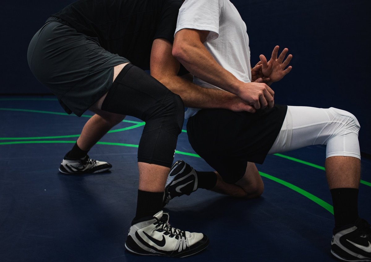 Mid-Length Padded Knee Sleeve - Black – knee support, sports protection, compression gear